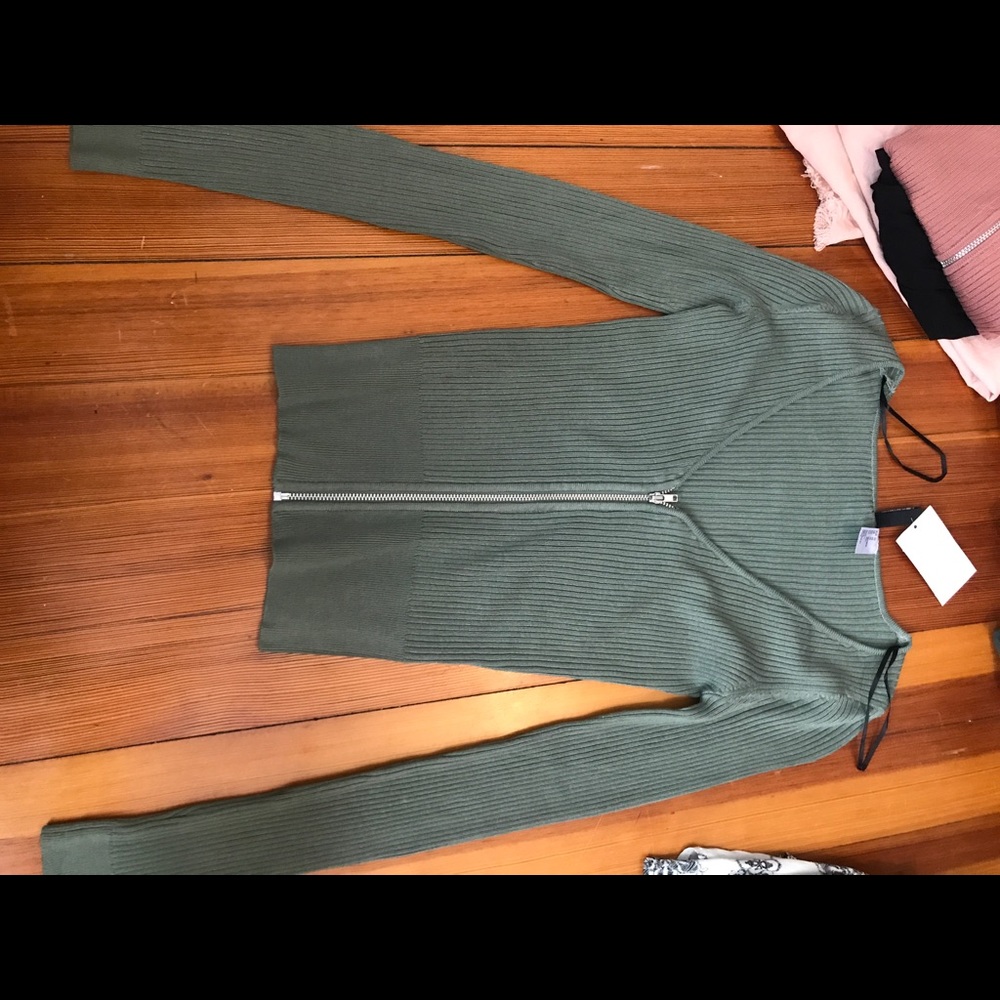Zip Ups